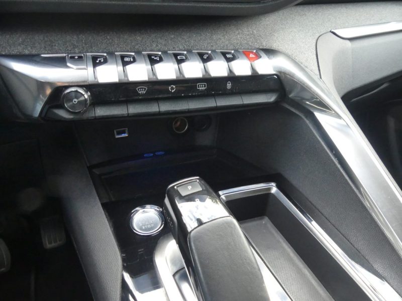 PEUGEOT 3008 HYBRID 225 ALLURE E-EAT8 2020
