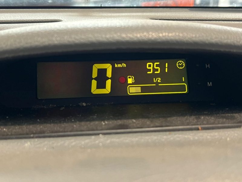 🚗 RENAULT TWINGO EXPRESSION 1.2 60ch 📊 76 750 km 🔌 Vitres électriques 🛞 Direction assistée