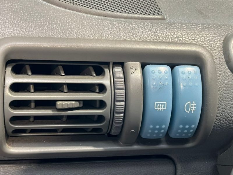 🚗 RENAULT TWINGO EXPRESSION 1.2 60ch 📊 76 750 km 🔌 Vitres électriques 🛞 Direction assistée