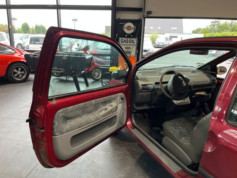 🚗 RENAULT TWINGO EXPRESSION 1.2 60ch 📊 76 750 km 🔌 Vitres électriques 🛞 Direction assistée