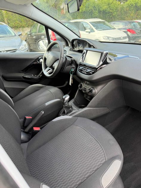 PEUGEOT 208 1.2 PURE TECH 82 ALLURE 2016