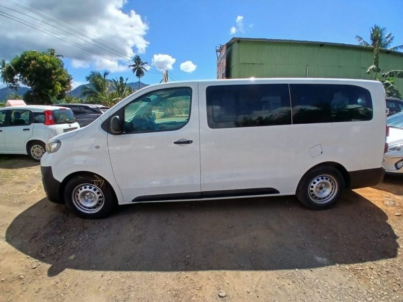 PEUGEOT EXPERT COMBI COMPACT 1.5 BLUE HDI 120 2021