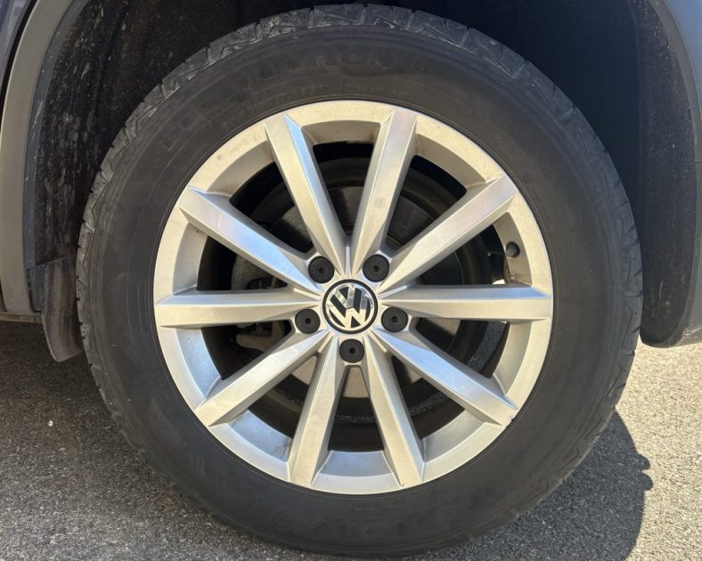 Volkswagen Tiguan 2.0 TDI 140 ch Lounge BlueMotion 2015 — ENTRETIEN COMPLET - RADARS Avant / Arrière