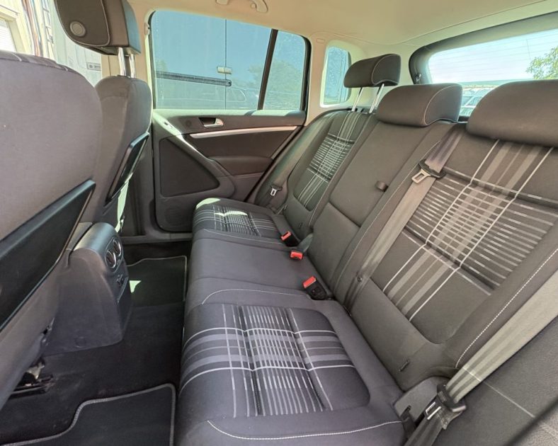 Volkswagen Tiguan 2.0 TDI 140 ch Lounge BlueMotion 2015 — ENTRETIEN COMPLET - RADARS Avant / Arrière