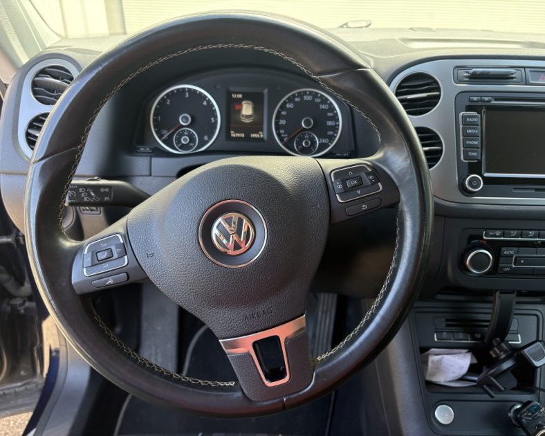 Volkswagen Tiguan 2.0 TDI 140 ch Lounge BlueMotion 2015 — ENTRETIEN COMPLET - RADARS Avant / Arrière
