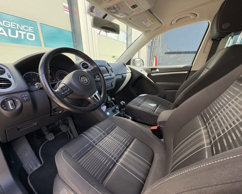 Volkswagen Tiguan 2.0 TDI 140 ch Lounge BlueMotion 2015 — ENTRETIEN COMPLET - RADARS Avant / Arrière