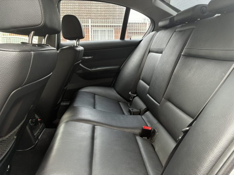 BMW - SERIE 3 335I XI LUXE 2010