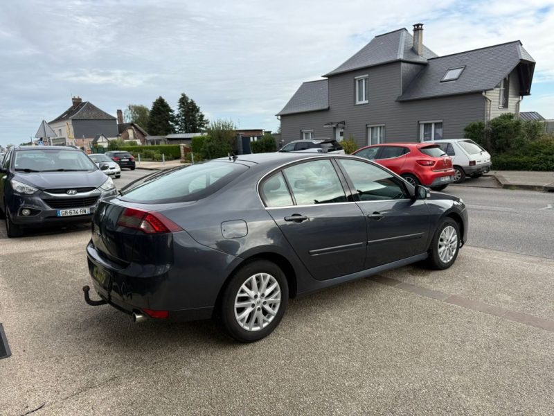Renault Laguna III 2.0 DCi 130Ch Black Edition