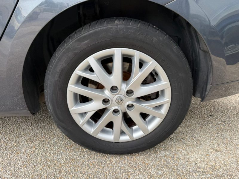 Renault Laguna III 2.0 DCi 130Ch Black Edition
