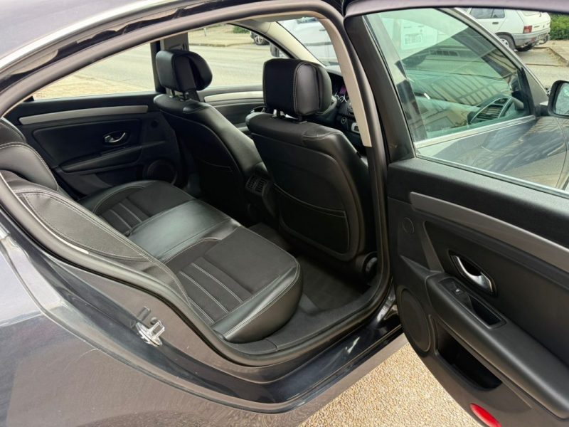 Renault Laguna III 2.0 DCi 130Ch Black Edition