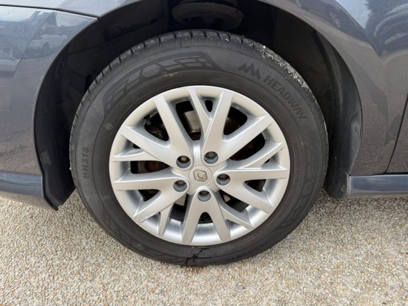 Renault Laguna III 2.0 DCi 130Ch Black Edition