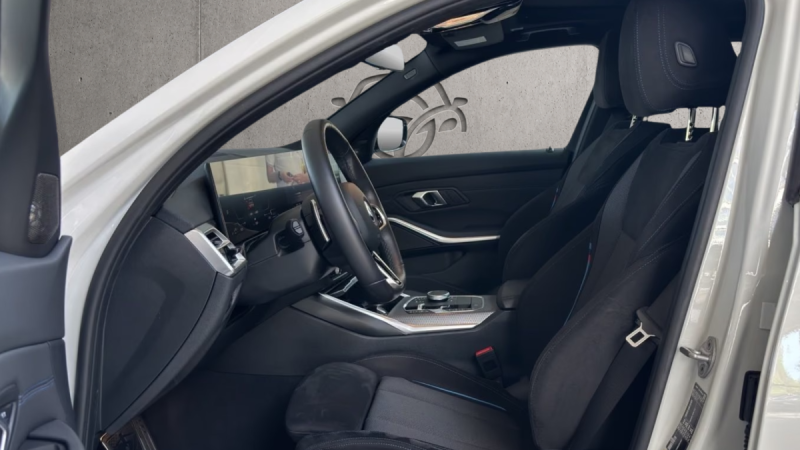BMW 330E TOURING M SPORT 2025