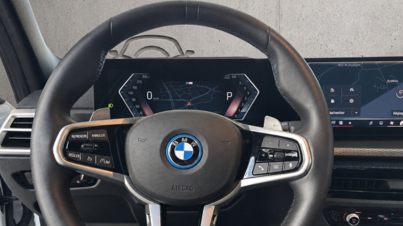 BMW 330E TOURING M SPORT 2025
