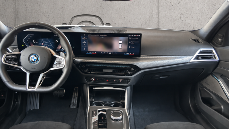 BMW 330E TOURING M SPORT 2025
