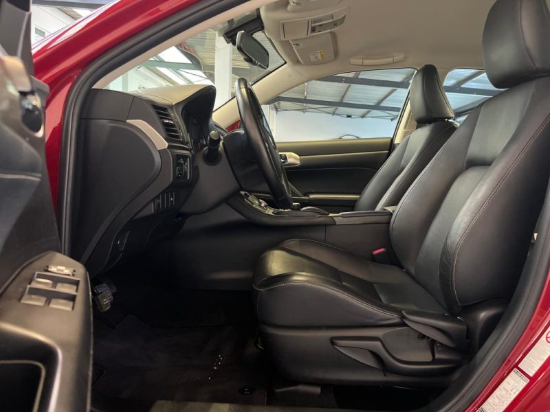 LEXUS CT 200H 99CH EXECUTIVE