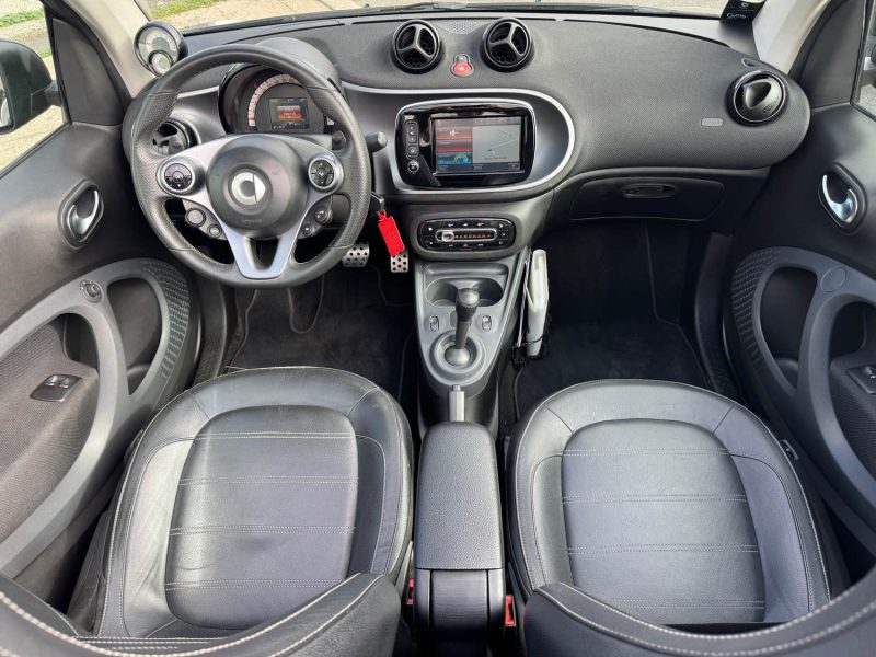 SMART FORTWO DÉCAPOTABLE (453) PRIME 90CV BVA CABRIOLET CUIR CAMERA SIEGES CHAUFFANTS