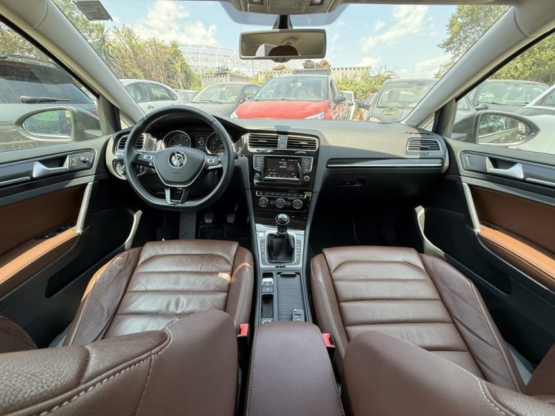 VOLKSWAGEN GOLF CARAT