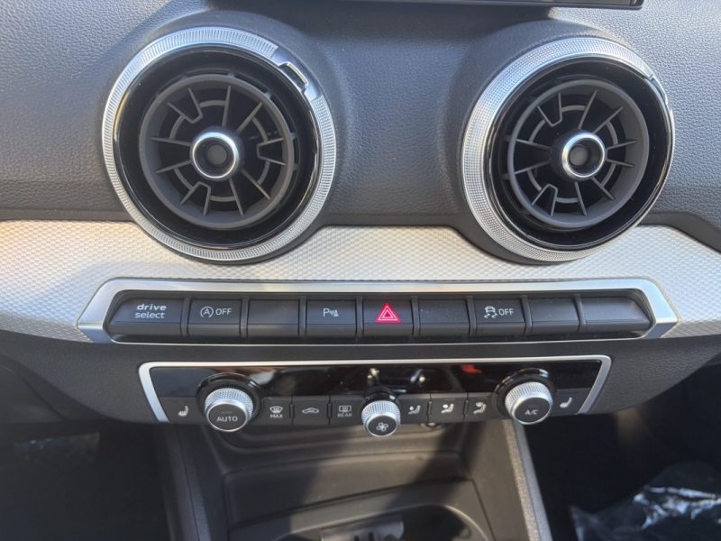 Audi Q2 1.5 35 Tfsi 150 Ch S Line Toit ouvrant  / Garantie Constructeur