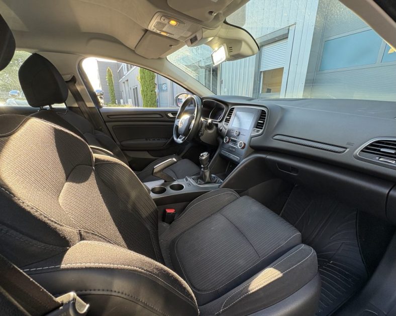 RENAULT MEGANE IV 1.3 TCE 115 ch BUSINESS -  Chaine de Distribution Neuve - Entretien Complet
