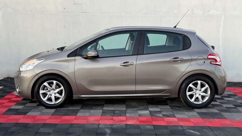 PEUGEOT 208 1.2 VTI 82 ACTIVE 2012