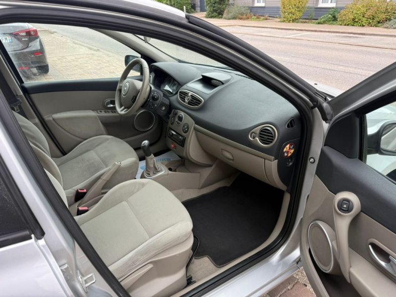Renault Clio III 1.5 DCi 85Ch Privilège