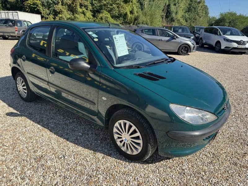PEUGEOT 206 1.9D 70 CH 1ER Main