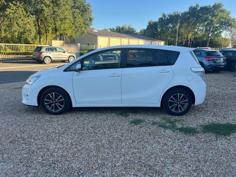 TOYOTA VERSO 124 D-4D SkyView