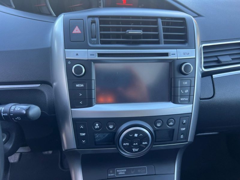 TOYOTA VERSO 124 D-4D SkyView