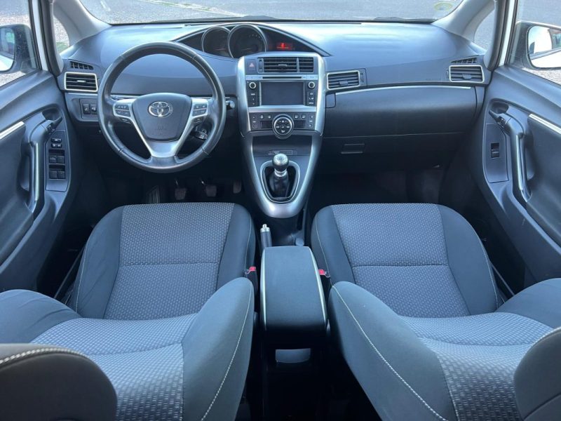 TOYOTA VERSO 124 D-4D SkyView