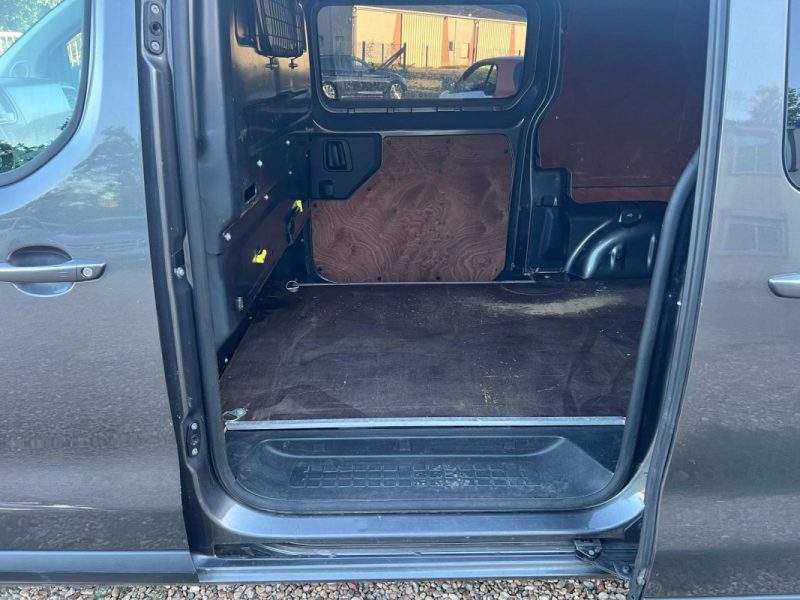 TOYOTA PROACE 2.0 D-4D 180 ch BLACK EDITION BA