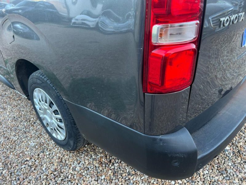 TOYOTA PROACE 2.0 D-4D 180 ch BLACK EDITION BA