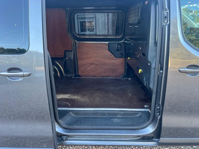 TOYOTA PROACE 2.0 D-4D 180 ch BLACK EDITION BA