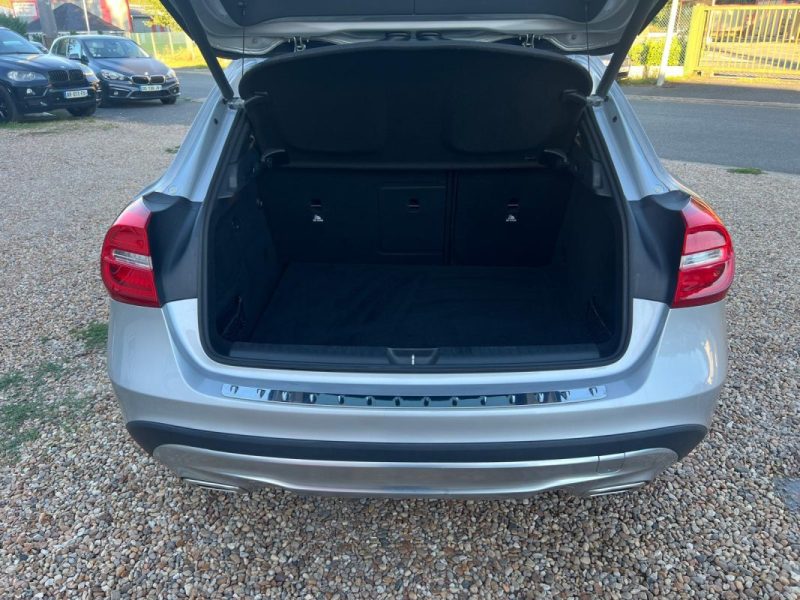 MERCEDES GLA 180 CDI 109 ch INTUITION 7G-DCT