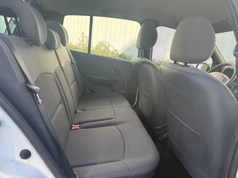RENAULT CLIO CONFORT AUTHENTIQUE 1.4 16V 