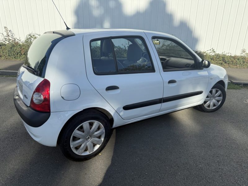 RENAULT CLIO CONFORT AUTHENTIQUE 1.4 16V 