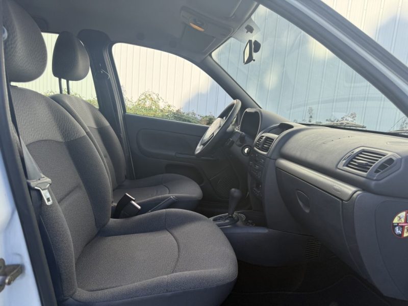 RENAULT CLIO CONFORT AUTHENTIQUE 1.4 16V 