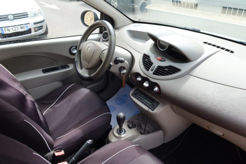 RENAULT TWINGO 1.2 75 EXPRESSION QUICKSHIFT 5 2010