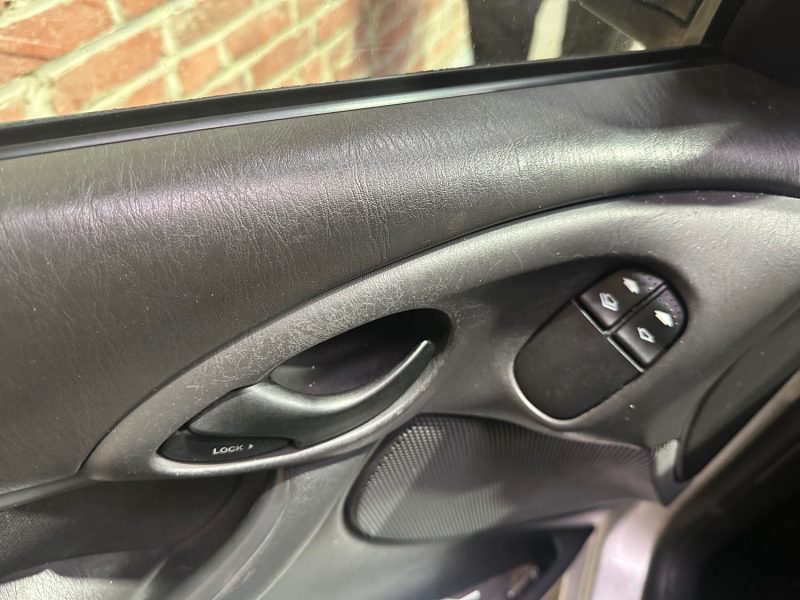 FORD FOCUS  1.6 ESSENCE 2003