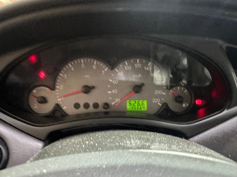 FORD FOCUS  1.6 ESSENCE 2003