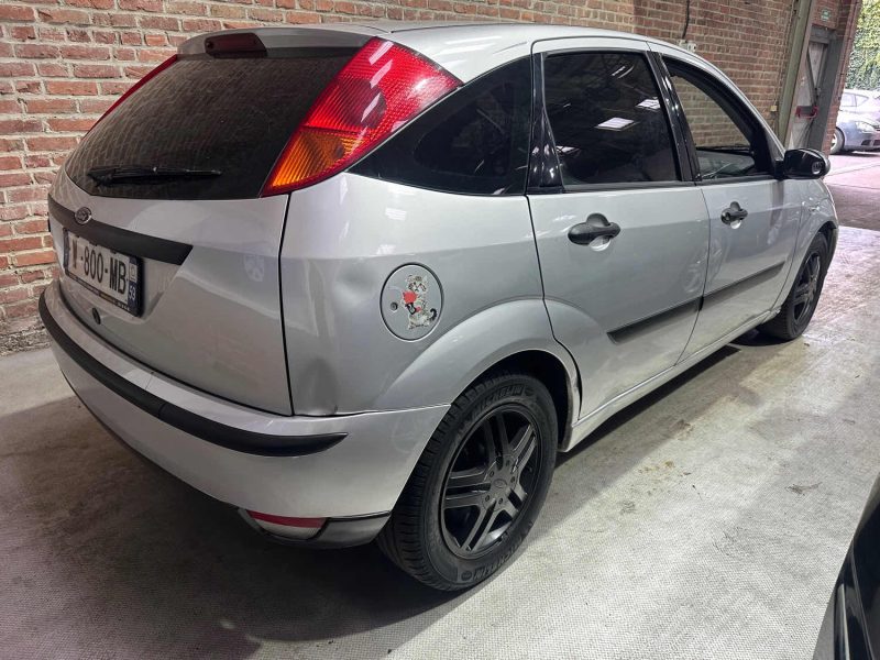 FORD FOCUS  1.6 ESSENCE 2003