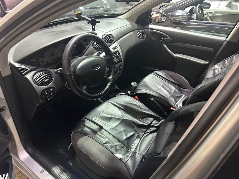 FORD FOCUS  1.6 ESSENCE 2003