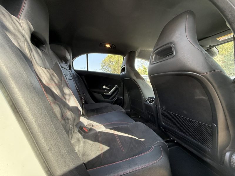MERCEDES BENZ CLASSE A A200D AMG LINE 8G-DCT CARPLAY