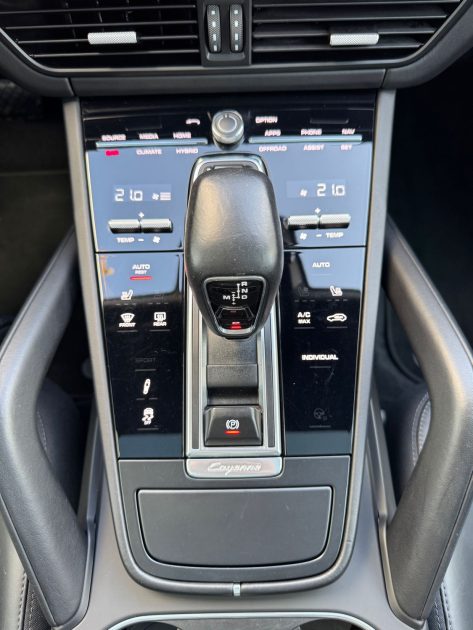 PORSCHE CAYENNE 3.0 V6 462 CH E-HYBRID COUPE GRIS CRAIE GARANTIE 12 MOIS SUIVI COMPLET 