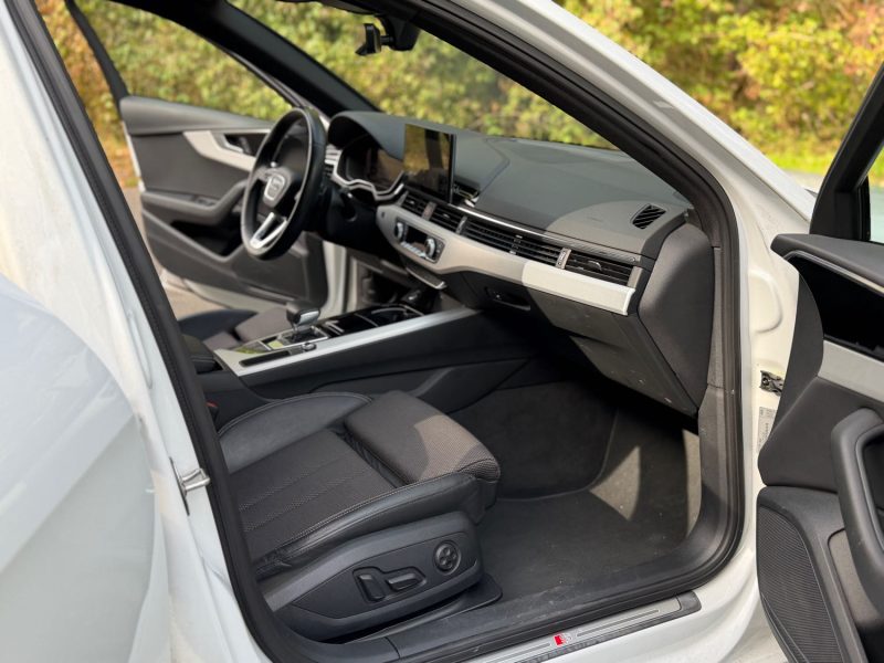 AUDI A4  DSG  2023
