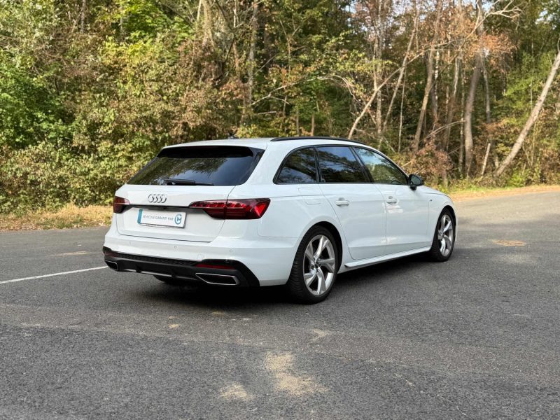 AUDI A4  DSG  2023