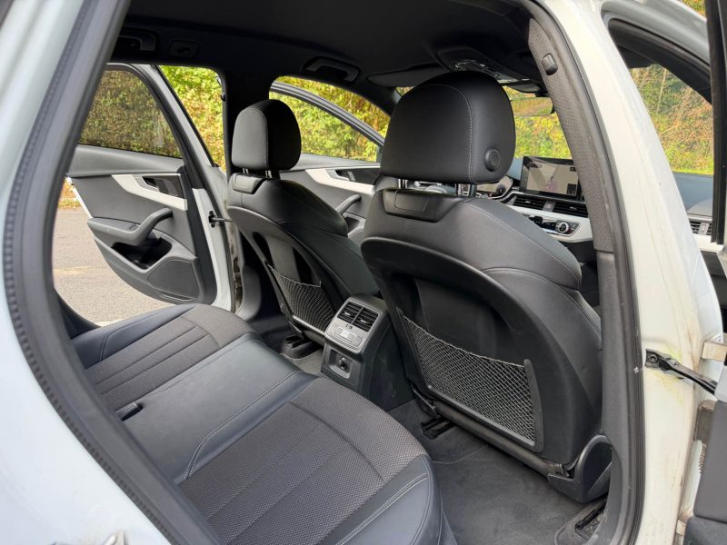 AUDI A4  DSG  2023
