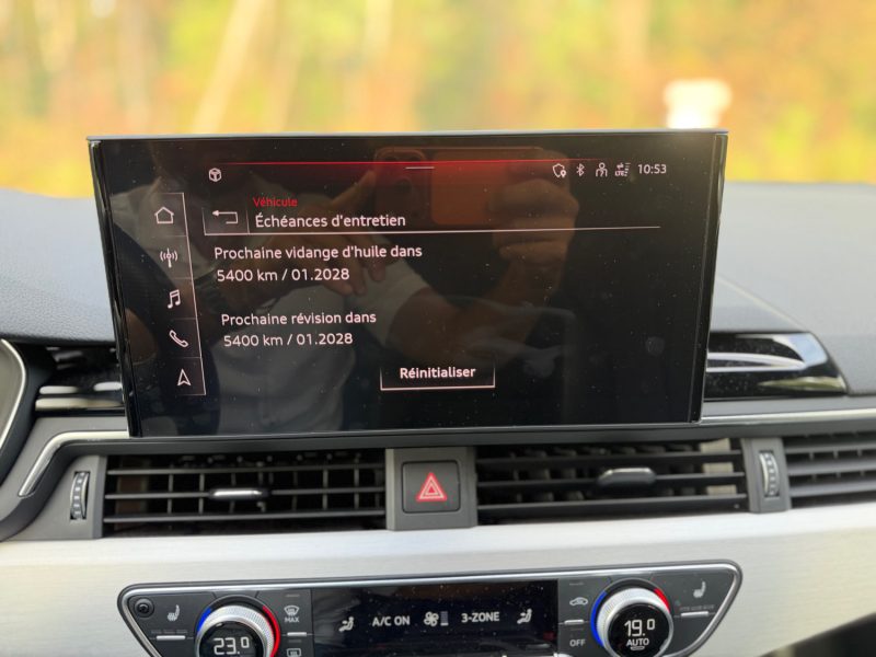 AUDI A4  DSG  2023
