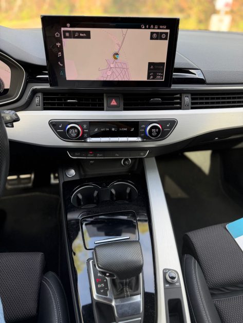 AUDI A4  DSG  2023