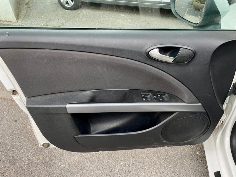 SEAT LEON 1.6 TDI 105 SPORT