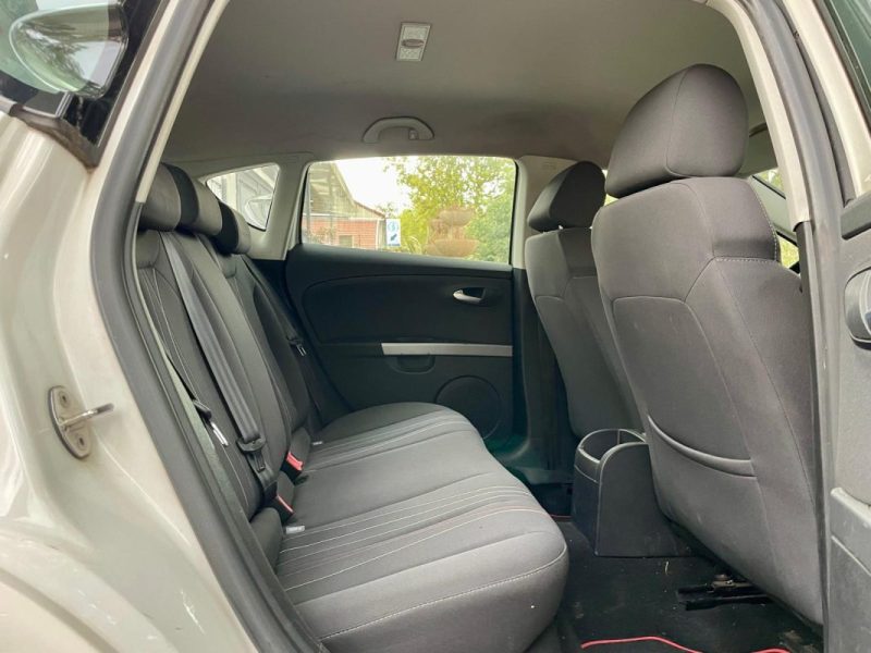 SEAT LEON 1.6 TDI 105 SPORT